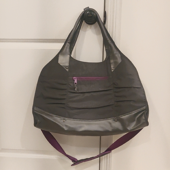 Athleta Gray Purple Kinetic Weekender Gym Shoulder Bag W/Shoulder Strap Carry On - Picture 1 of 16